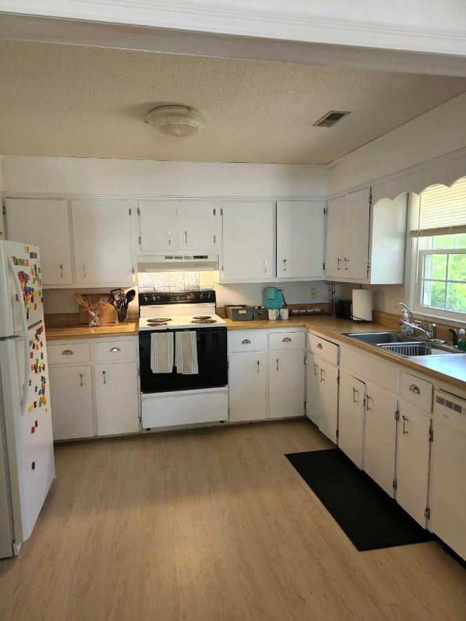 Cottage By The Beach Best Suited For Large Groups Wilmington Exterior foto